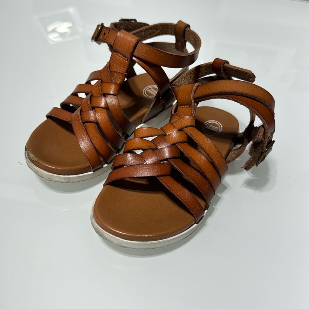Gently used size 6 toddler sandals